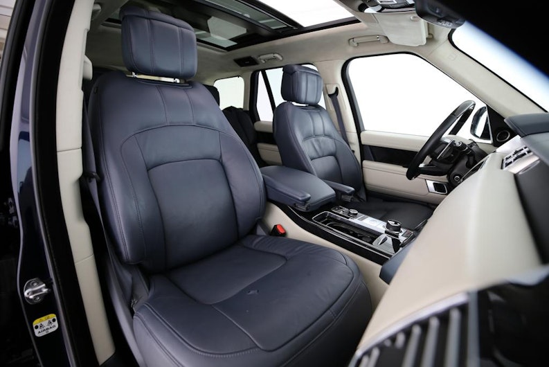 Vehicle image LAND ROVER RANGE ROVER