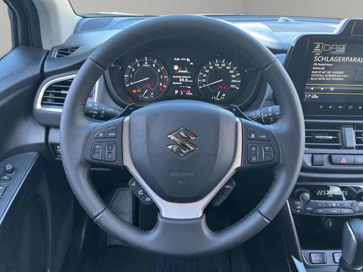 Vehicle image SUZUKI S-CROSS