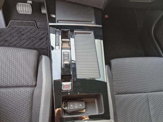 Vehicle image 10 Vehicle image 10