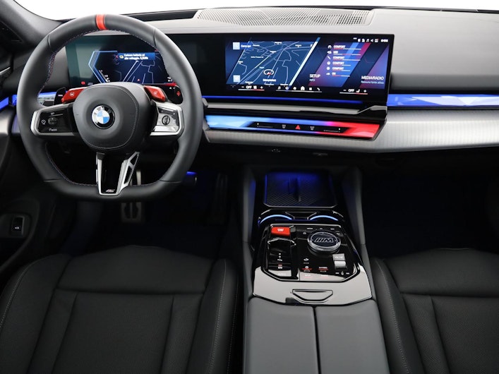 Vehicle image BMW 5 SERIES