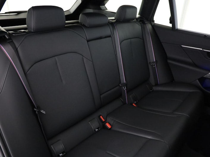 Vehicle image BMW 5 SERIES