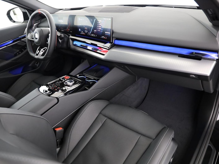 Vehicle image BMW 5 SERIES