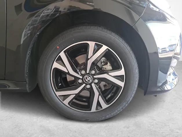 Toyota Yaris 1.5 VVT-i HSD Trend