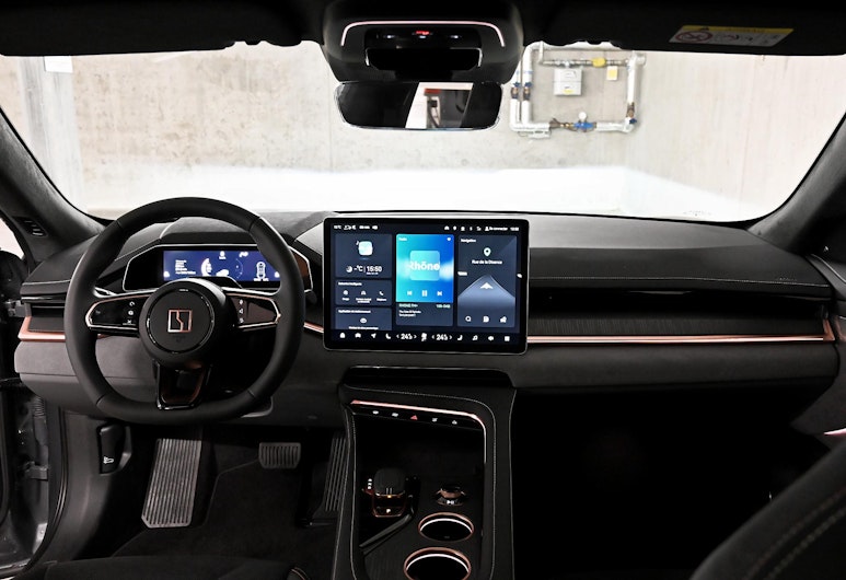 Vehicle image ZEEKR 001