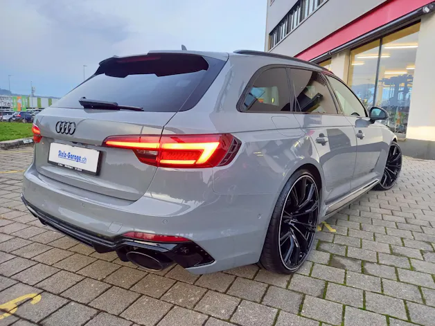 Audi RS4 Avant 2.9 V6 TFSI quattro T-Tronic