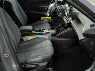 Peugeot 2008 1.2 Hybrid 145 Allure Premium