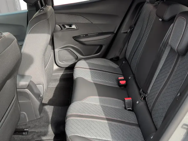 Peugeot 2008 1.2 Hybrid 145 Allure Premium