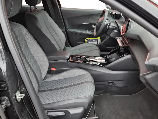 Peugeot 2008 1.2 Hybrid 145 Allure Premium