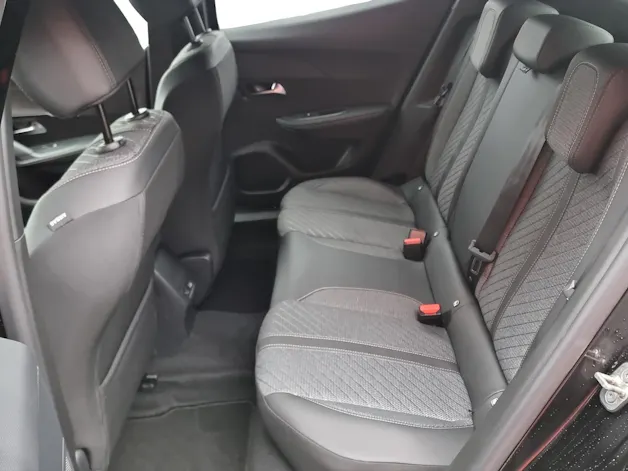 Peugeot 2008 1.2 Hybrid 145 Allure Premium