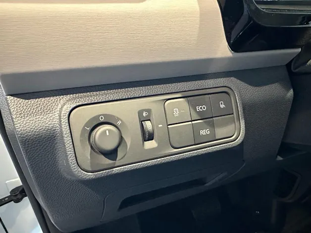 Maxus eDELIVER 3 Kastenaufbau L1H1 50kWh