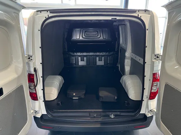 Maxus eDELIVER 3 Kastenaufbau L1H1 50kWh