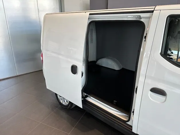 Maxus eDELIVER 3 Kastenaufbau L1H1 50kWh