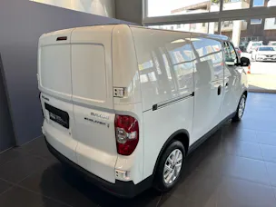 Maxus eDELIVER 3 Kastenaufbau L1H1 50kWh