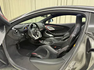 McLaren GT