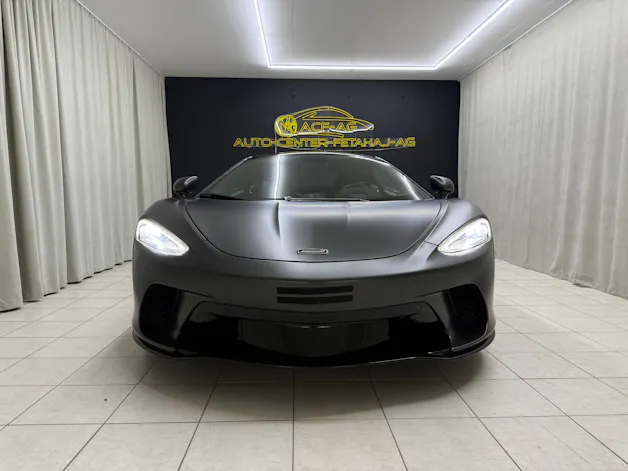 McLaren GT