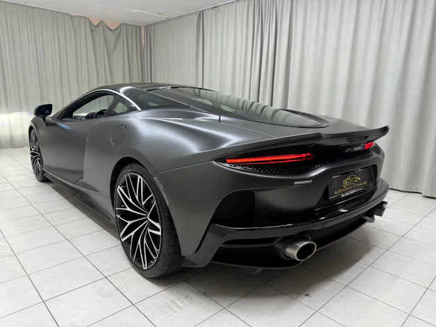 McLaren GT