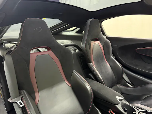 McLaren GT