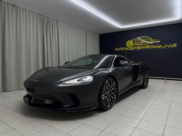 McLaren GT