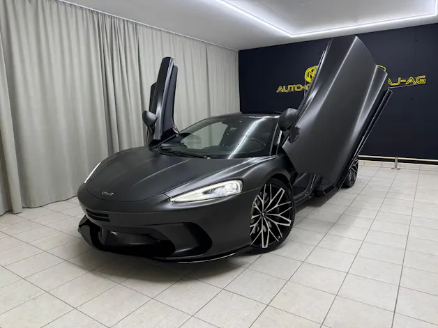 McLaren GT