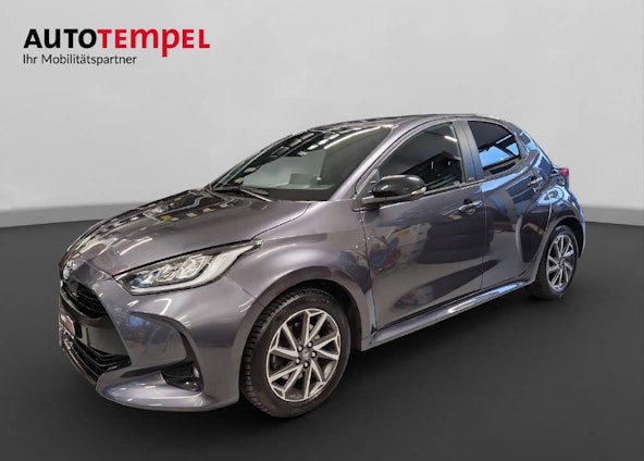 First vehicle image First vehicle image