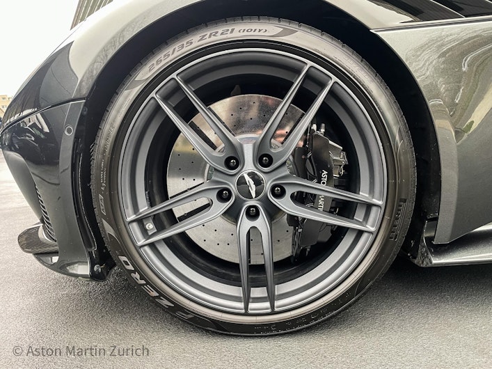 Vehicle image ASTON MARTIN DBS