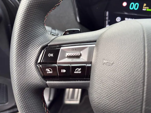 DS Automobiles 4 1.6 E-Tense Ligne Noire