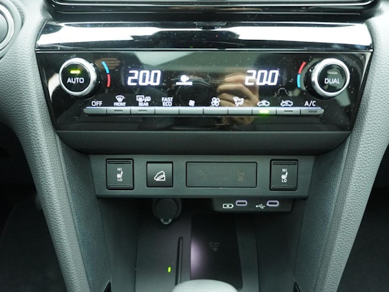 Vehicle image 15 Vehicle image 15