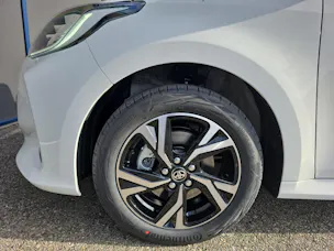 Toyota Yaris 1.5 VVT-i HSD Trend
