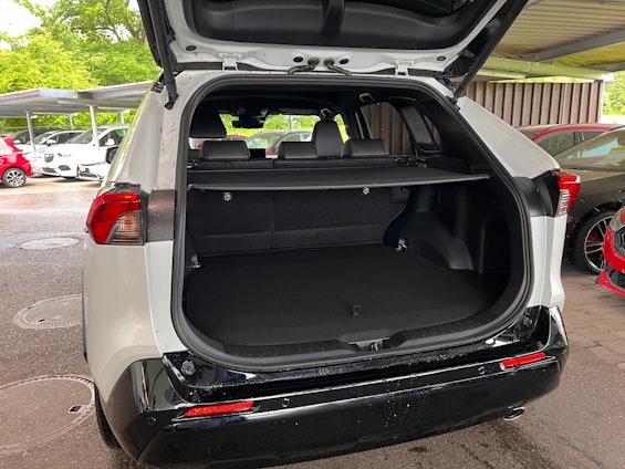 Vehicle image 6 Vehicle image 6