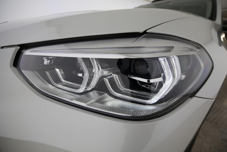 Vehicle image BMW iX3