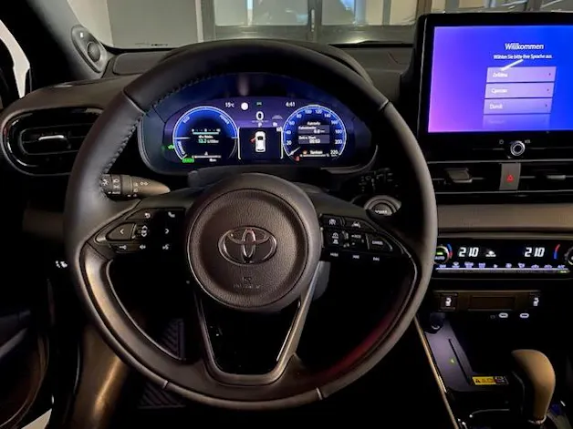 Toyota Yaris 1.5 VVT-i HSD Premium