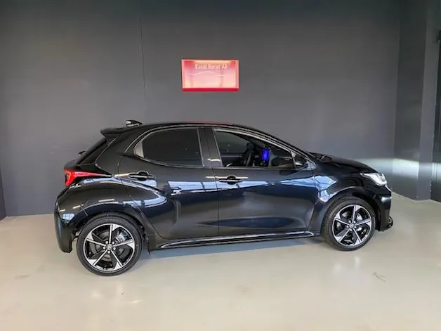 Toyota Yaris 1.5 VVT-i HSD Premium