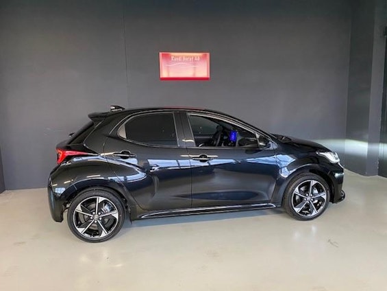 Vehicle image 3 Vehicle image 3