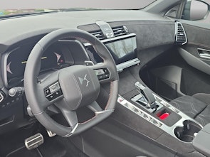 Vehicle image DS AUTOMOBILES DS7 1.6 E-Tense Pallas 4x4