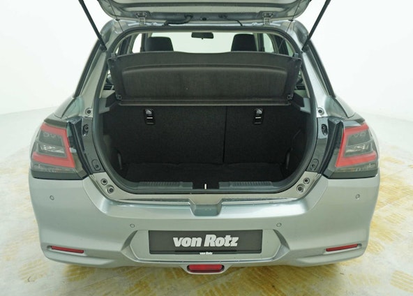 Vehicle image 18 Vehicle image 18