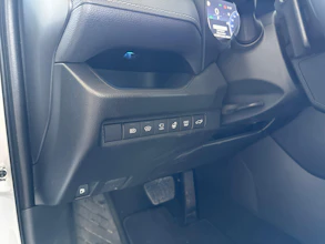 https://vehicle.imgix.net/4071563/cf399b7c-8370-4b56-b054-d5a075265f09.jpg