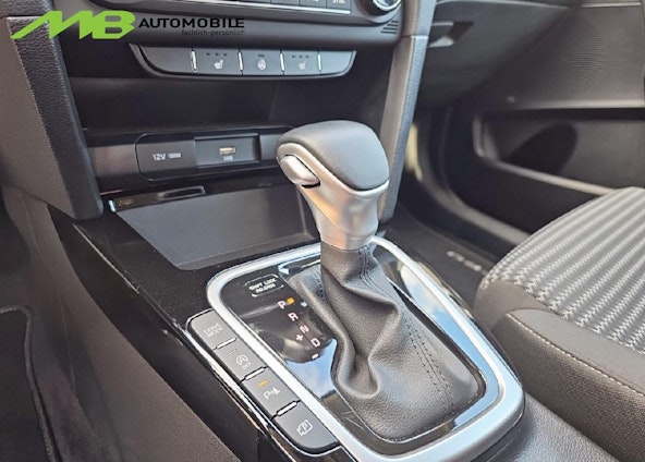 Vehicle image 13 Vehicle image 13