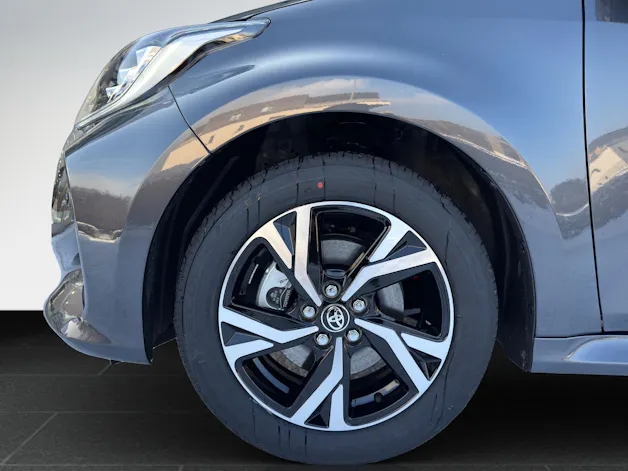 Toyota Yaris 1.5 VVT-i HSD Trend