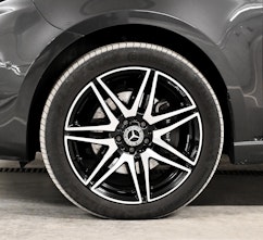 Vehicle image MERCEDES-BENZ V 300 d lang 4matic Van