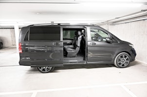 Vehicle image MERCEDES-BENZ V 300 d lang 4matic Van