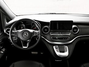 Vehicle image MERCEDES-BENZ V 300 d lang 4matic Van