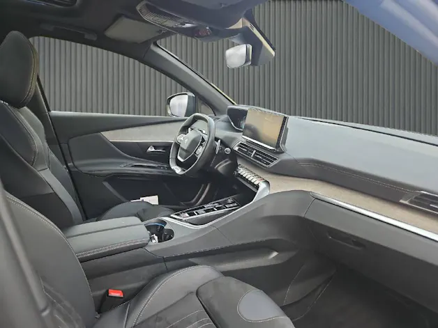 Peugeot 3008 Hybrid4 GT 300PS