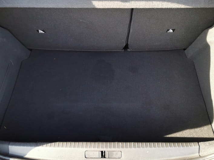 Vehicle image PEUGEOT 208