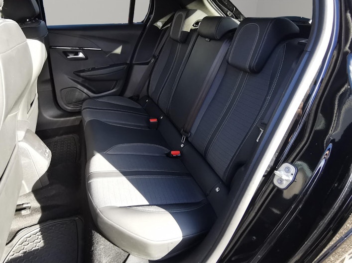 Vehicle image PEUGEOT 208