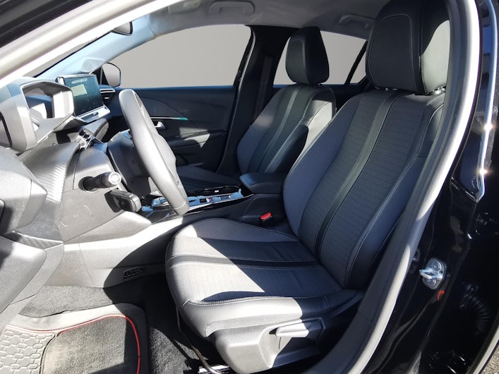 Vehicle image PEUGEOT 208