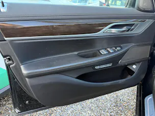 BMW 730d xDrive SAG