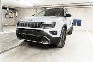 Vehicle image JEEP Avenger 1.2 MHEV Overland 4xe