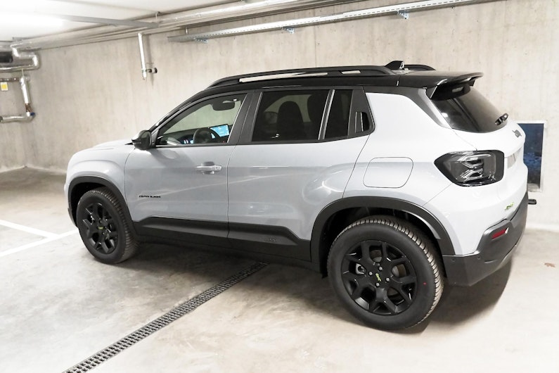 Vehicle image JEEP AVENGER