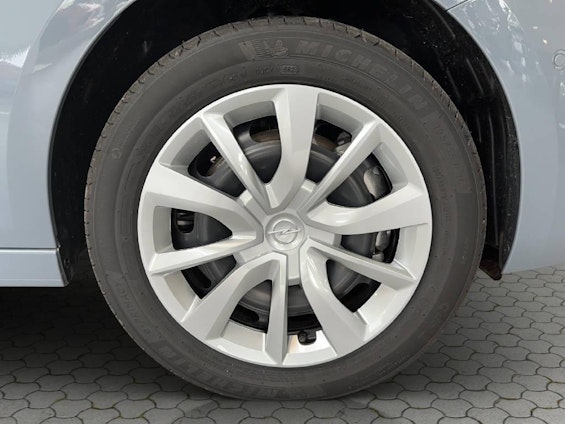 Vehicle image 14 Vehicle image 14