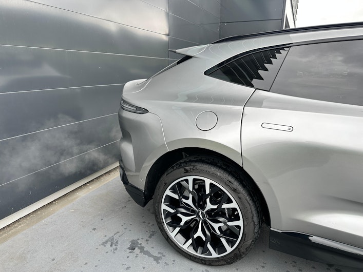 Vehicle image ASTON MARTIN DBX